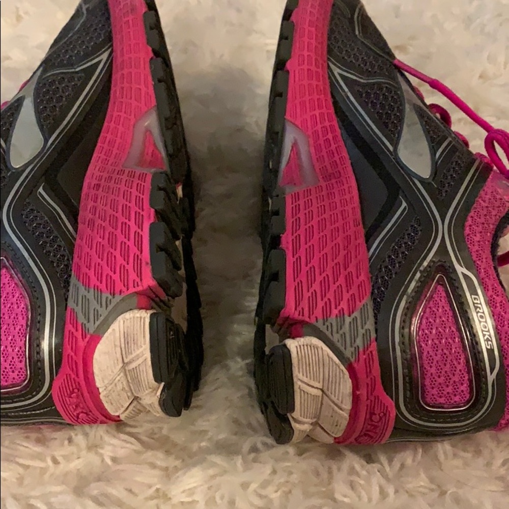 Brooks GTS - Picture 6 of 7